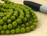 OPAQUE GREEN Marbled GOLD Melon Beads /8mm /Czech Glass Beads /Strand 25 Beads /Marbling Fluted Round Carved Pumpkins Melons